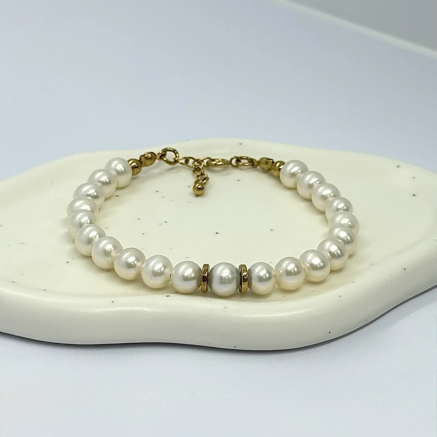Bransoletka z Pereł z Hematytem elegancka bransoletka z pereł i hematytu o klasycznym stylu Nalia Store